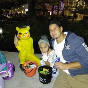 Meet your Posher, Pineda